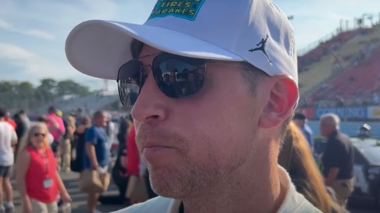Beyond the Finish Line: The Heartwarming Bond That Forged Denny Hamlin and Dale Earnhardt Jr.