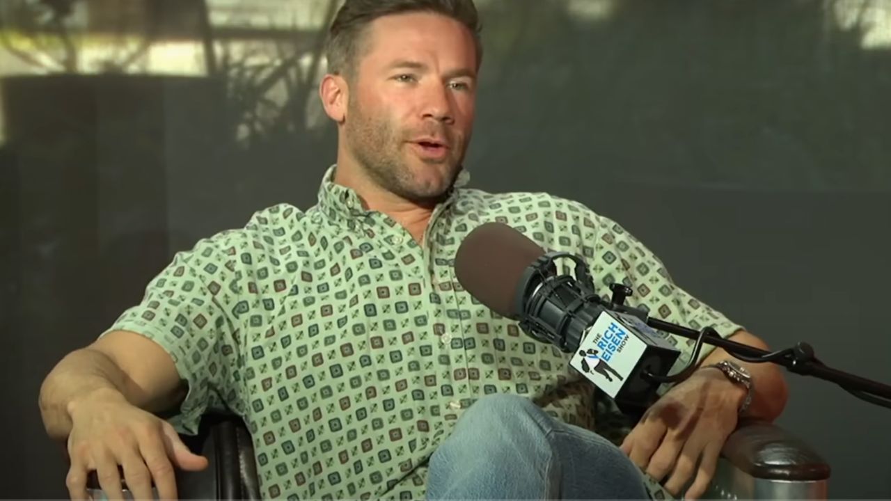 "Julian Edelman: From Seventh-Round Pick to NFL Icon, Inside His Staggering Career Earnings!"